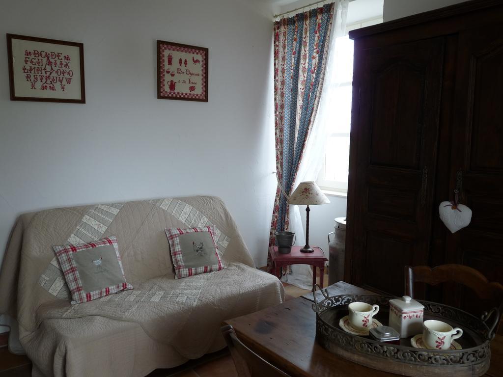 Au Bon Gre D'Hugoline Bed & Breakfast Blanzac  ห้อง รูปภาพ