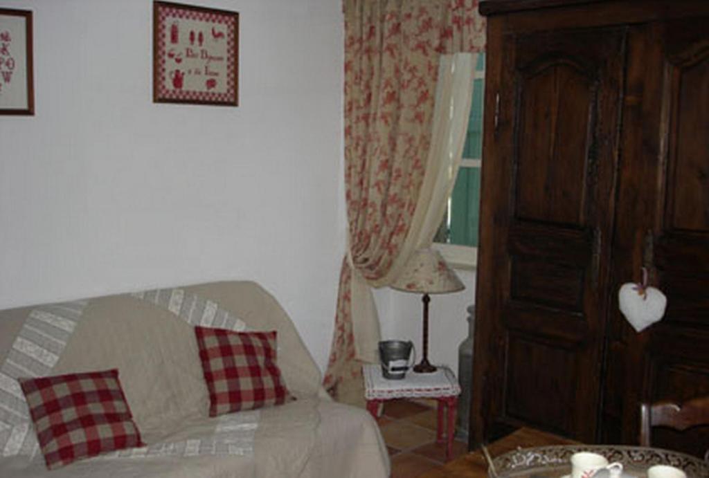 Au Bon Gre D'Hugoline Bed & Breakfast Blanzac  ห้อง รูปภาพ
