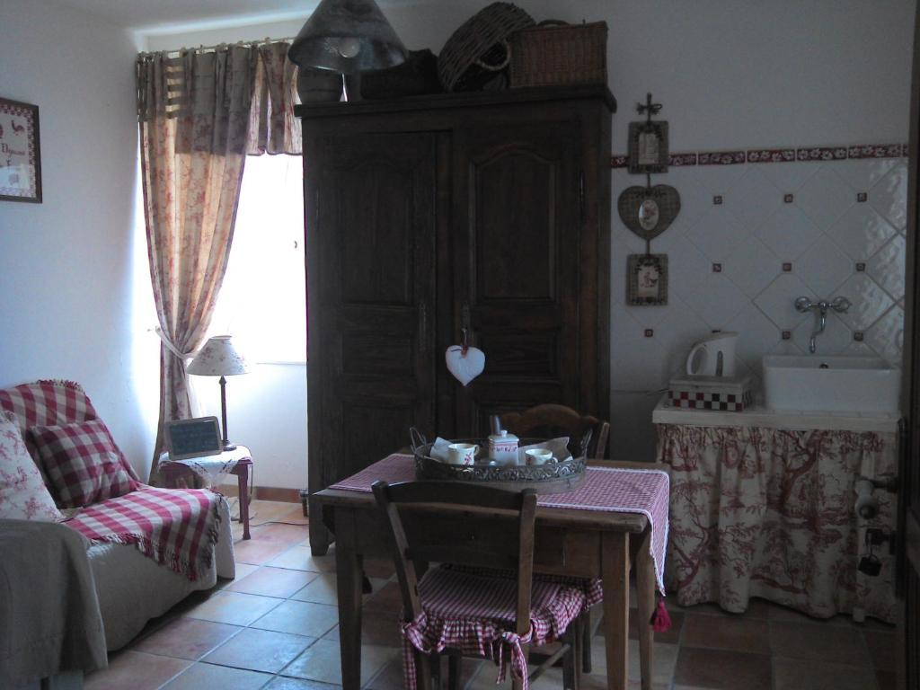 Au Bon Gre D'Hugoline Bed & Breakfast Blanzac  ภายนอก รูปภาพ